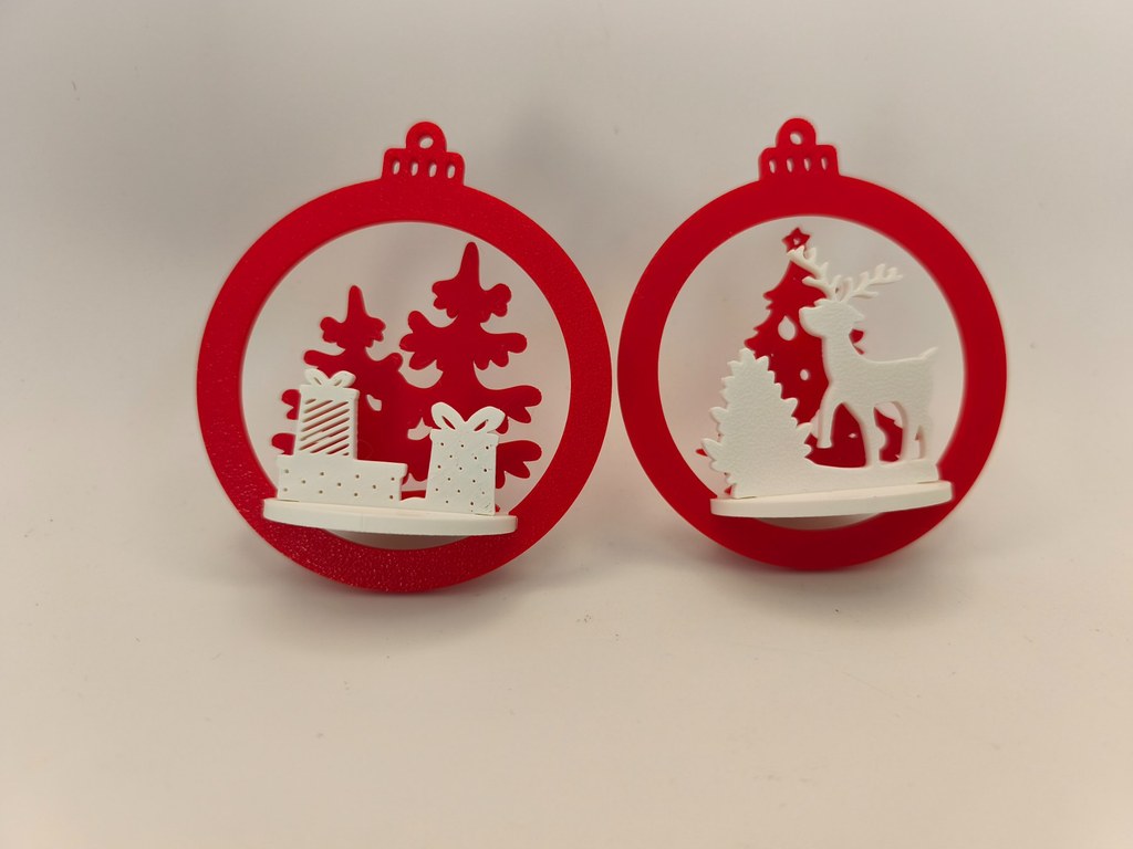 Lot de 2 boules de Noël rouges et blanches – Image 2