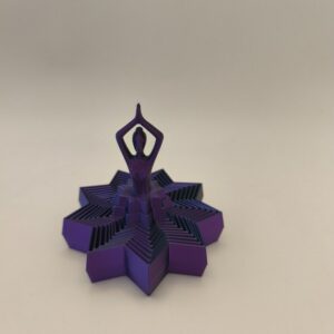 Danseuse géométrique violette